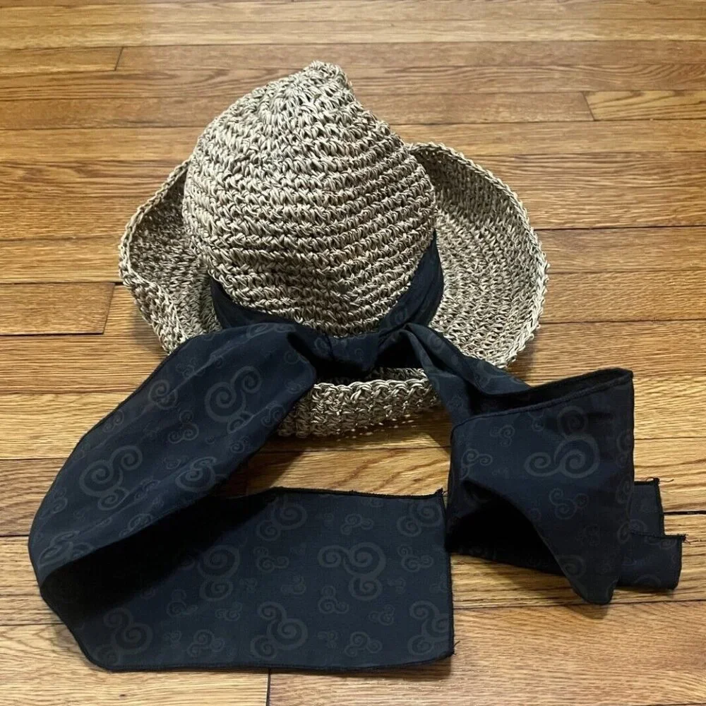 Walt Disney World Womens Straw Sun Hat Adult One Size Beige w/ Black Ribbon
